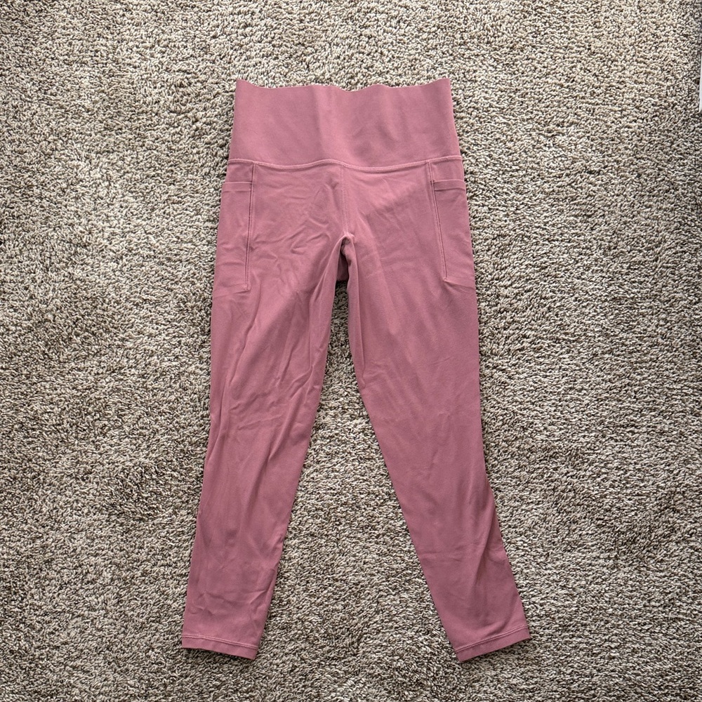 Athleta Salutation Stash Pocket II 7/8 Tight leggings